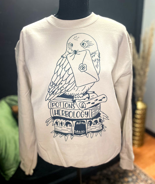 HP Hedwig Crewneck